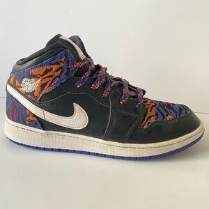 Nike Air Jordan Tiger Stripe Sneakers Women’s size 8.5